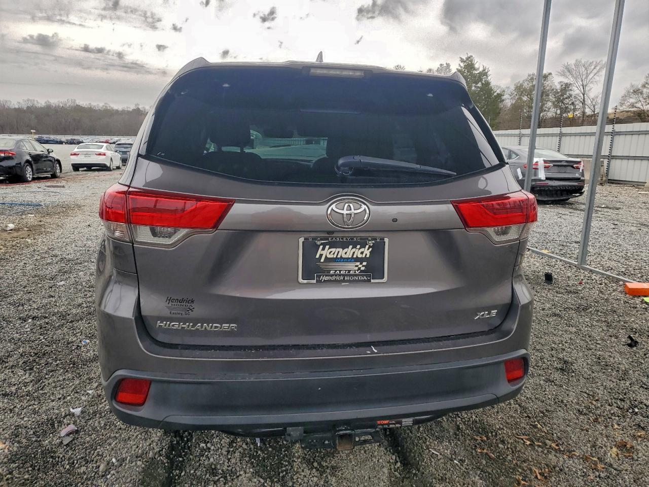 2017 TOYOTA HIGHLANDER