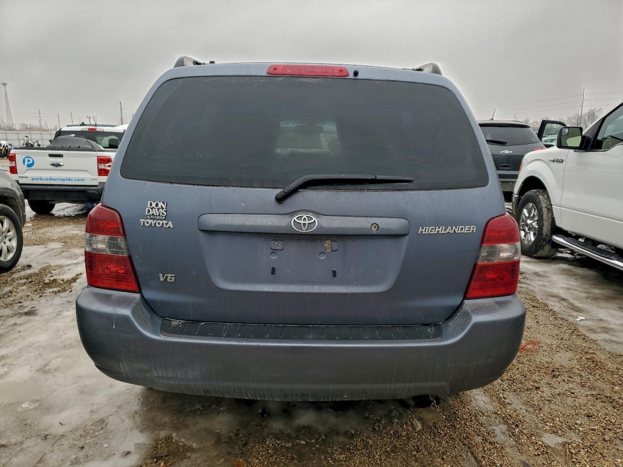 2004 TOYOTA HIGHLANDER