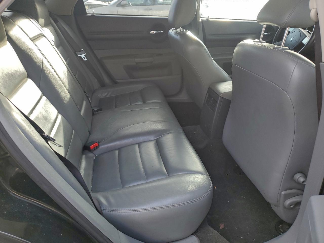 2005 DODGE MAGNUM