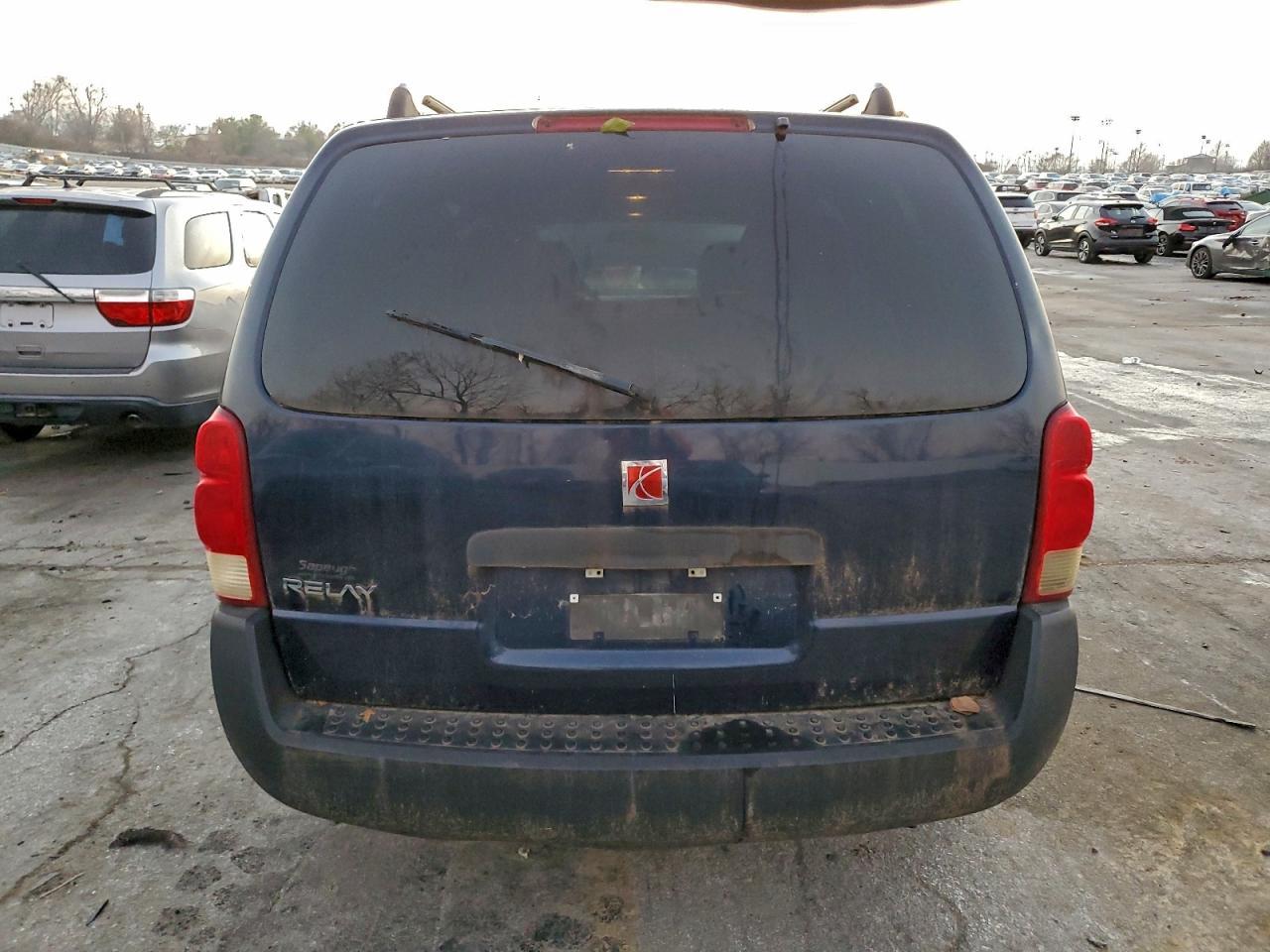 2005 SATURN Relay