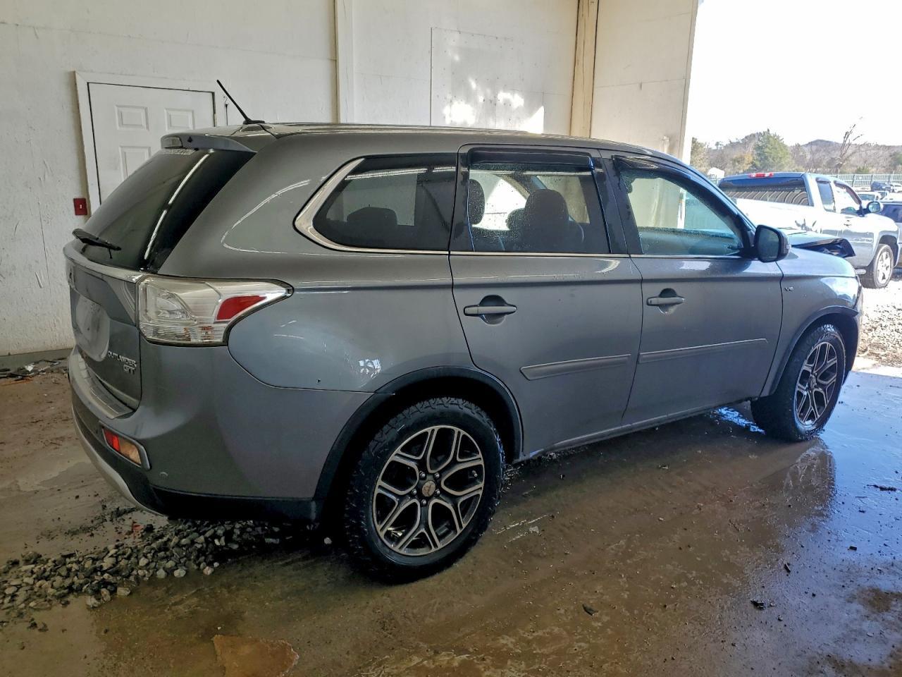 2015 MITSUBISHI outlander