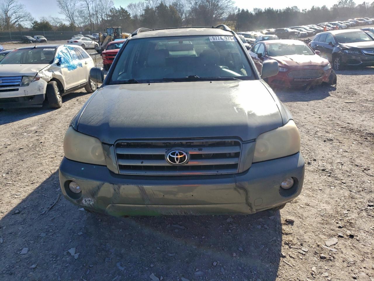 2004 TOYOTA HIGHLANDER