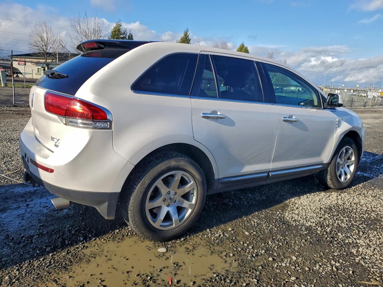 2011 LINCOLN MKX