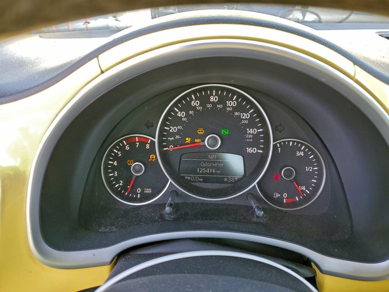 2012 VOLKSWAGEN Beetle