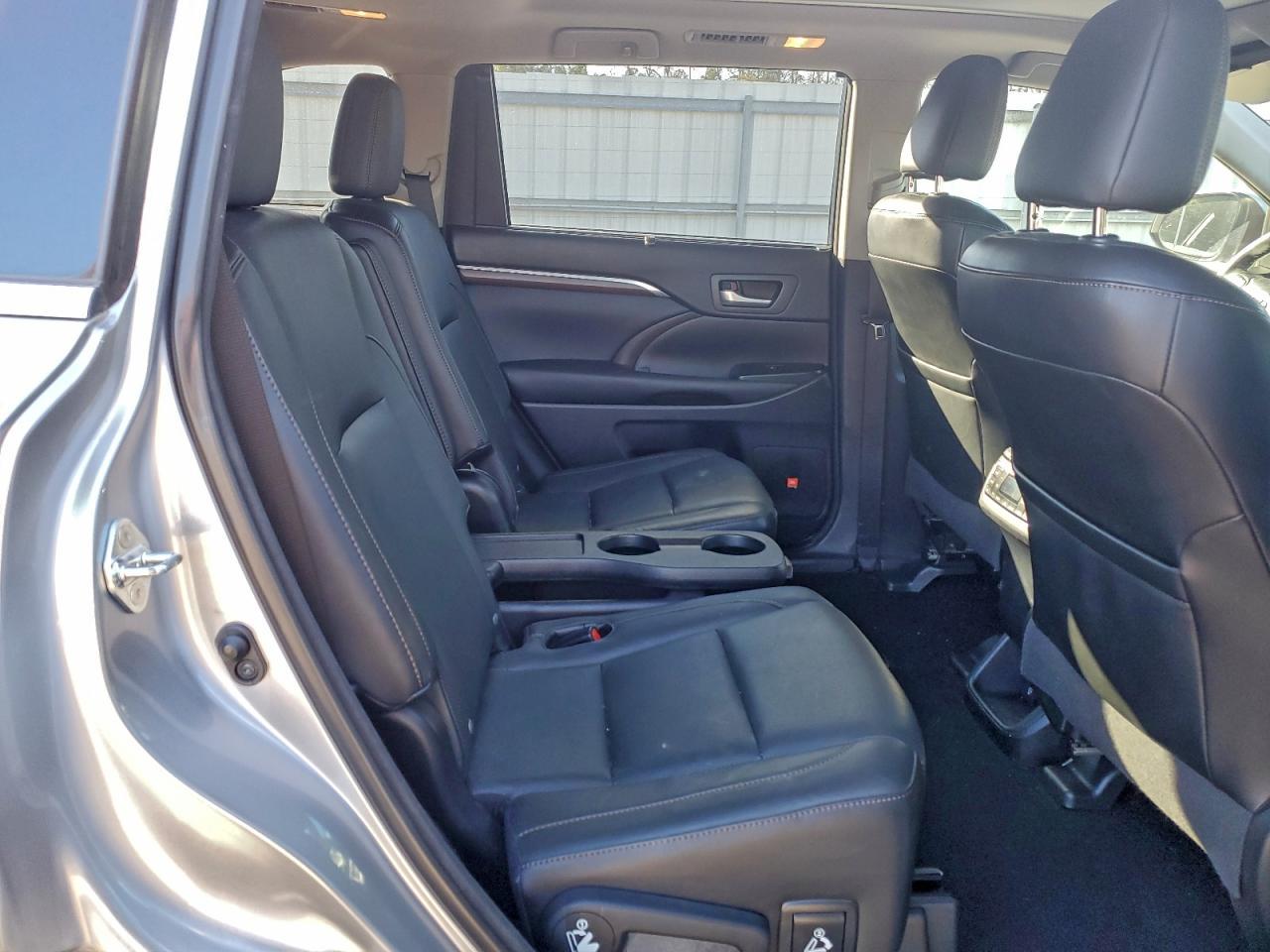 2015 TOYOTA HIGHLANDER