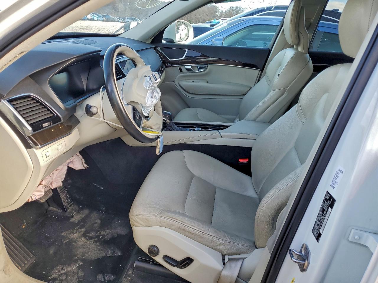 2017 VOLVO XC90