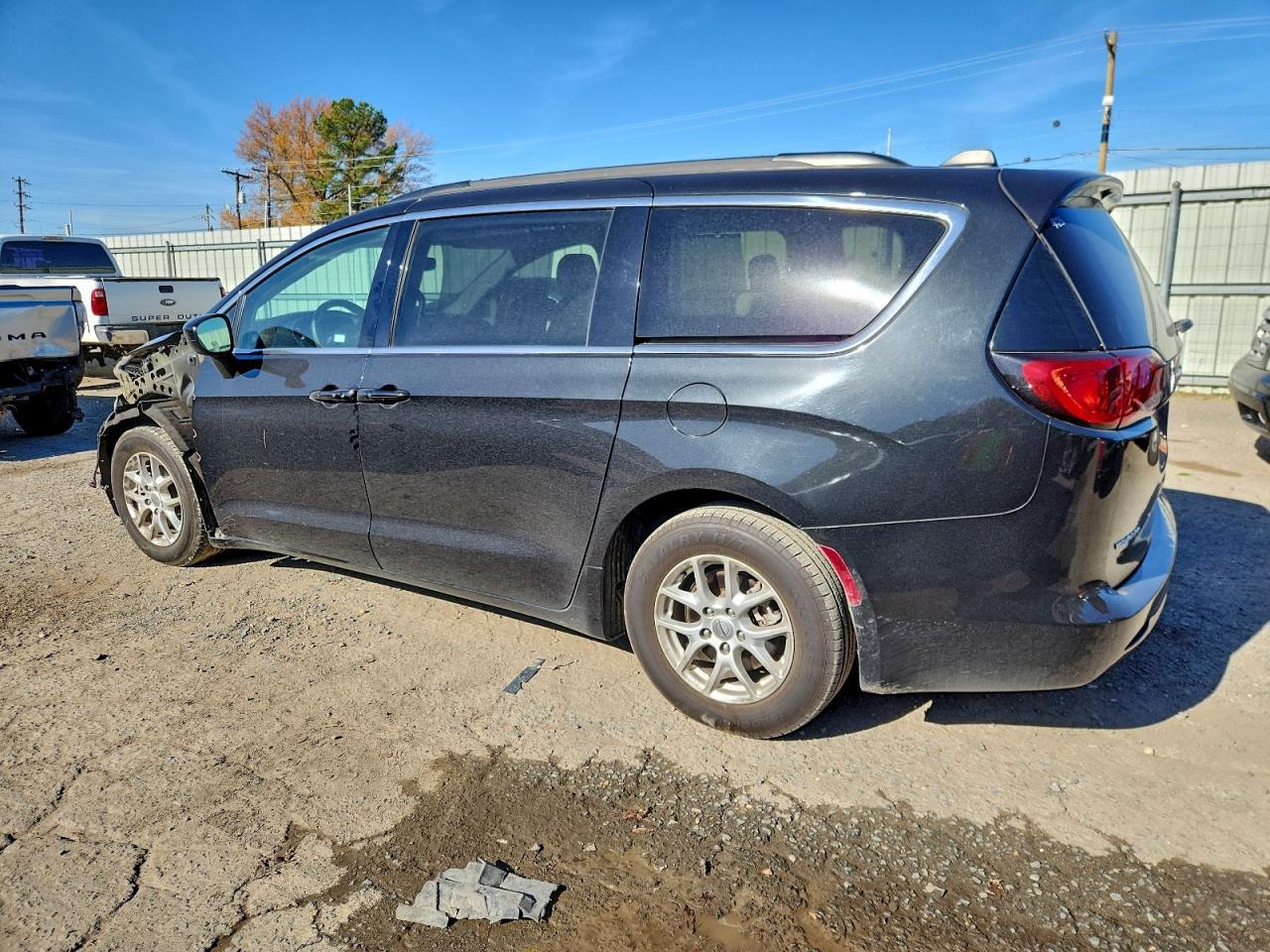2021 CHRYSLER Voyager