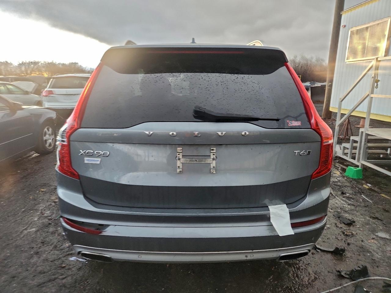 2018 VOLVO XC90