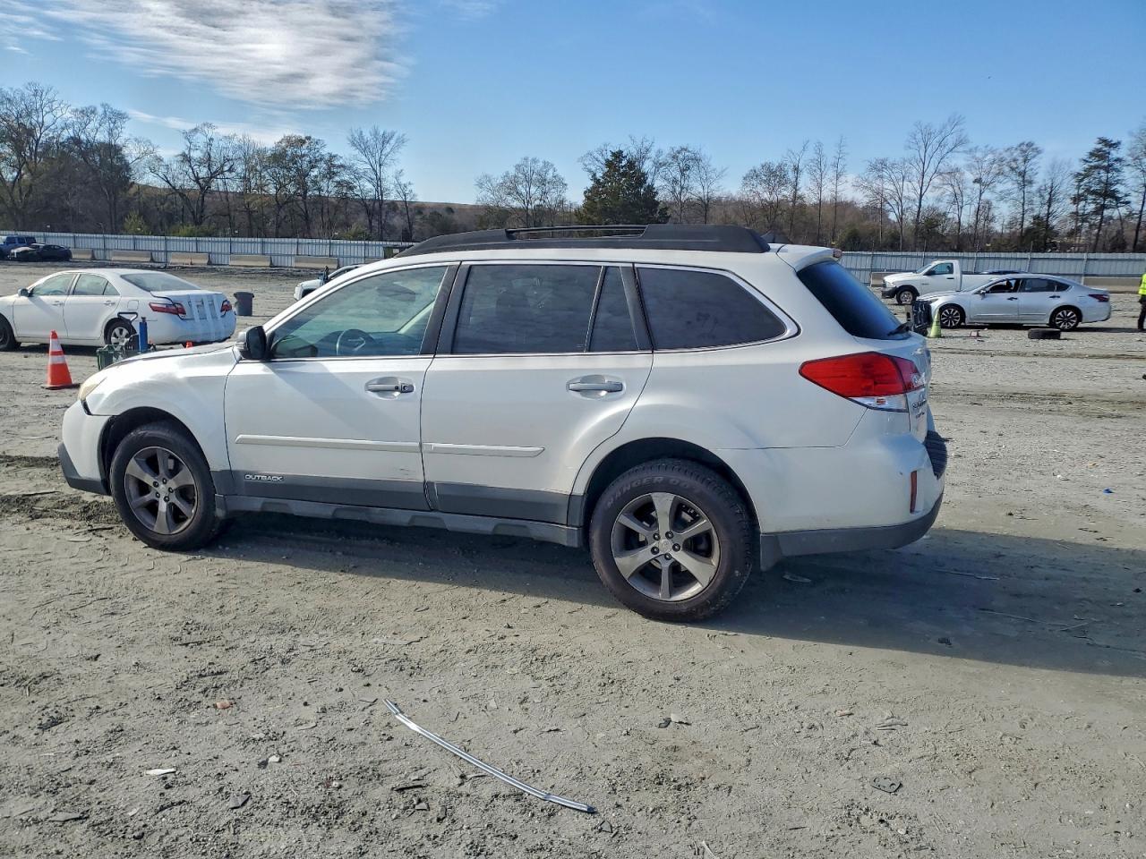 2013 SUBARU Outback