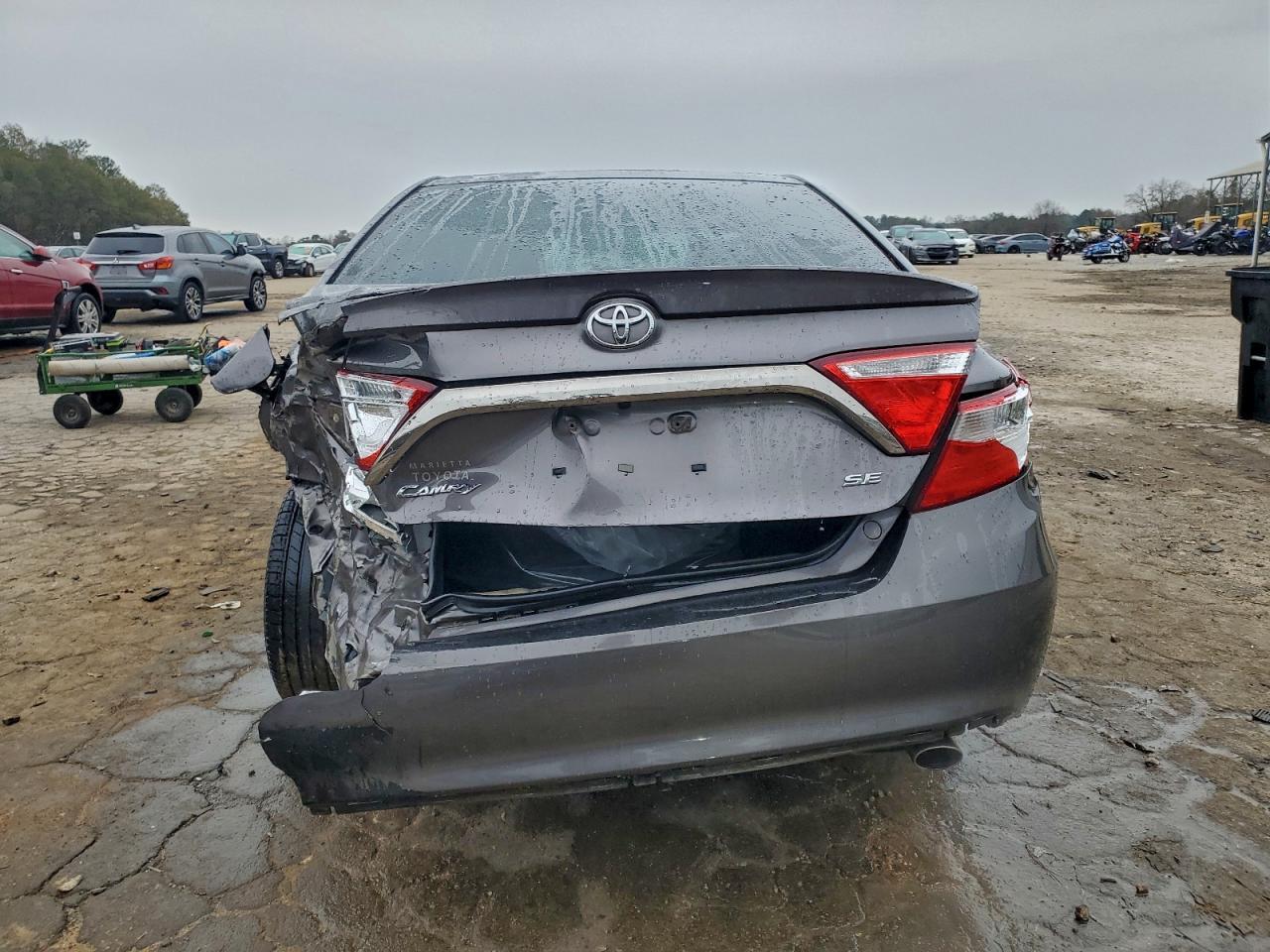 2016 TOYOTA CAMRY