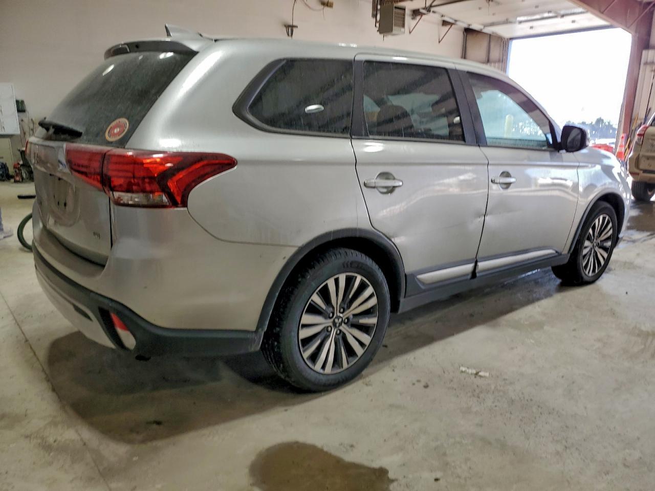 2020 MITSUBISHI outlander