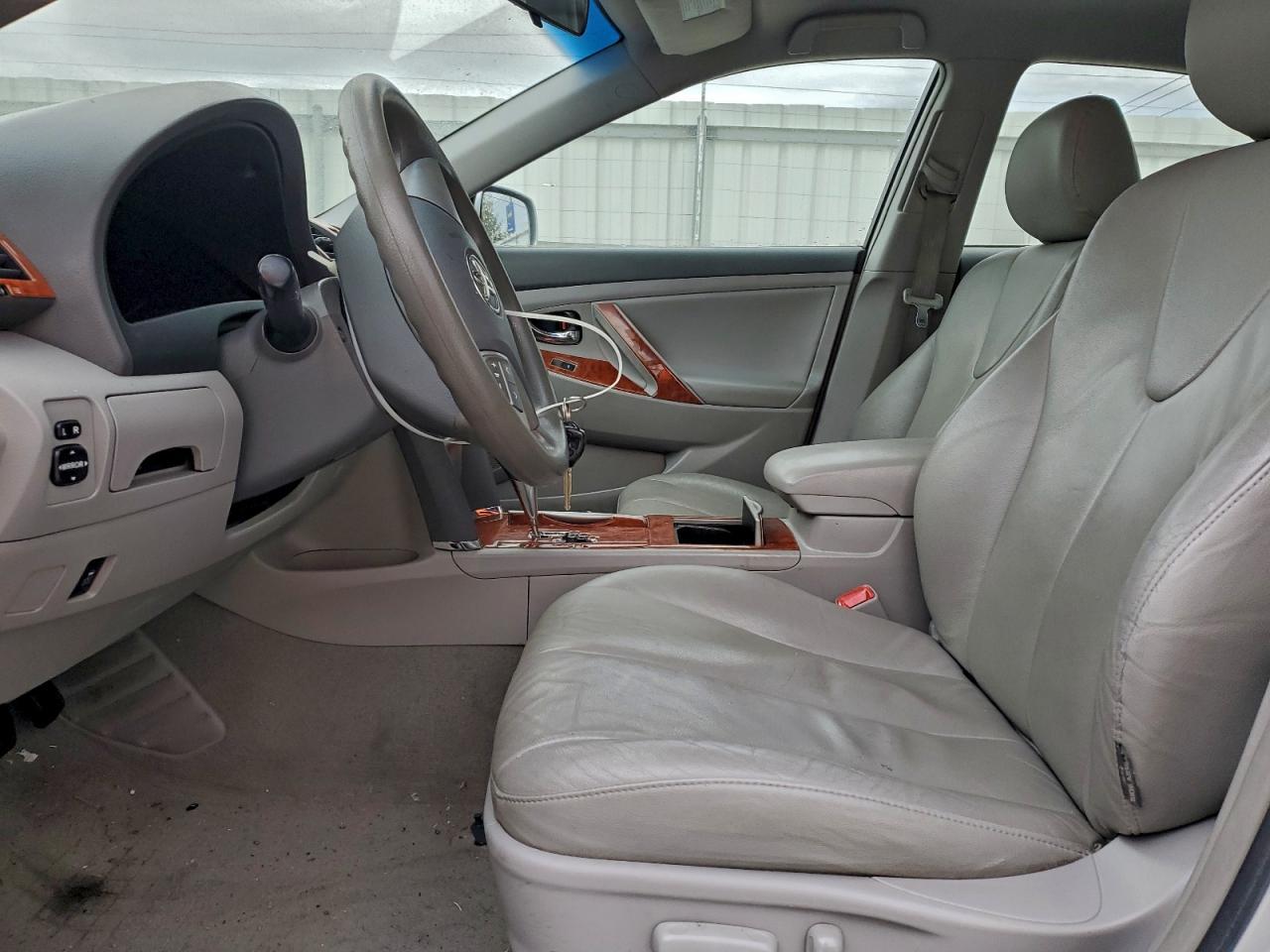 2011 TOYOTA CAMRY