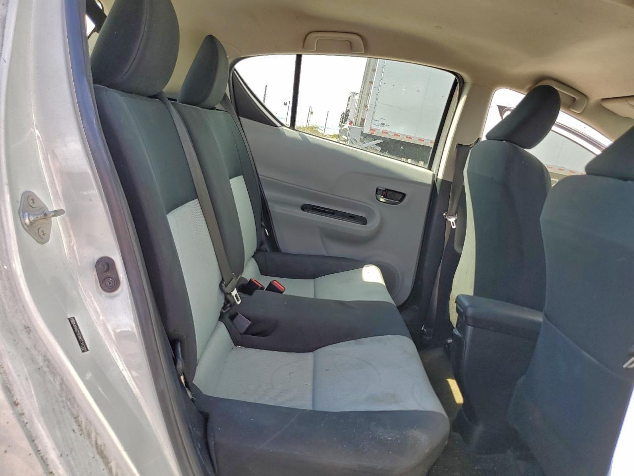2013 TOYOTA Prius c