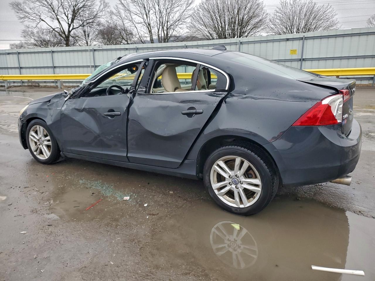 2013 VOLVO S60