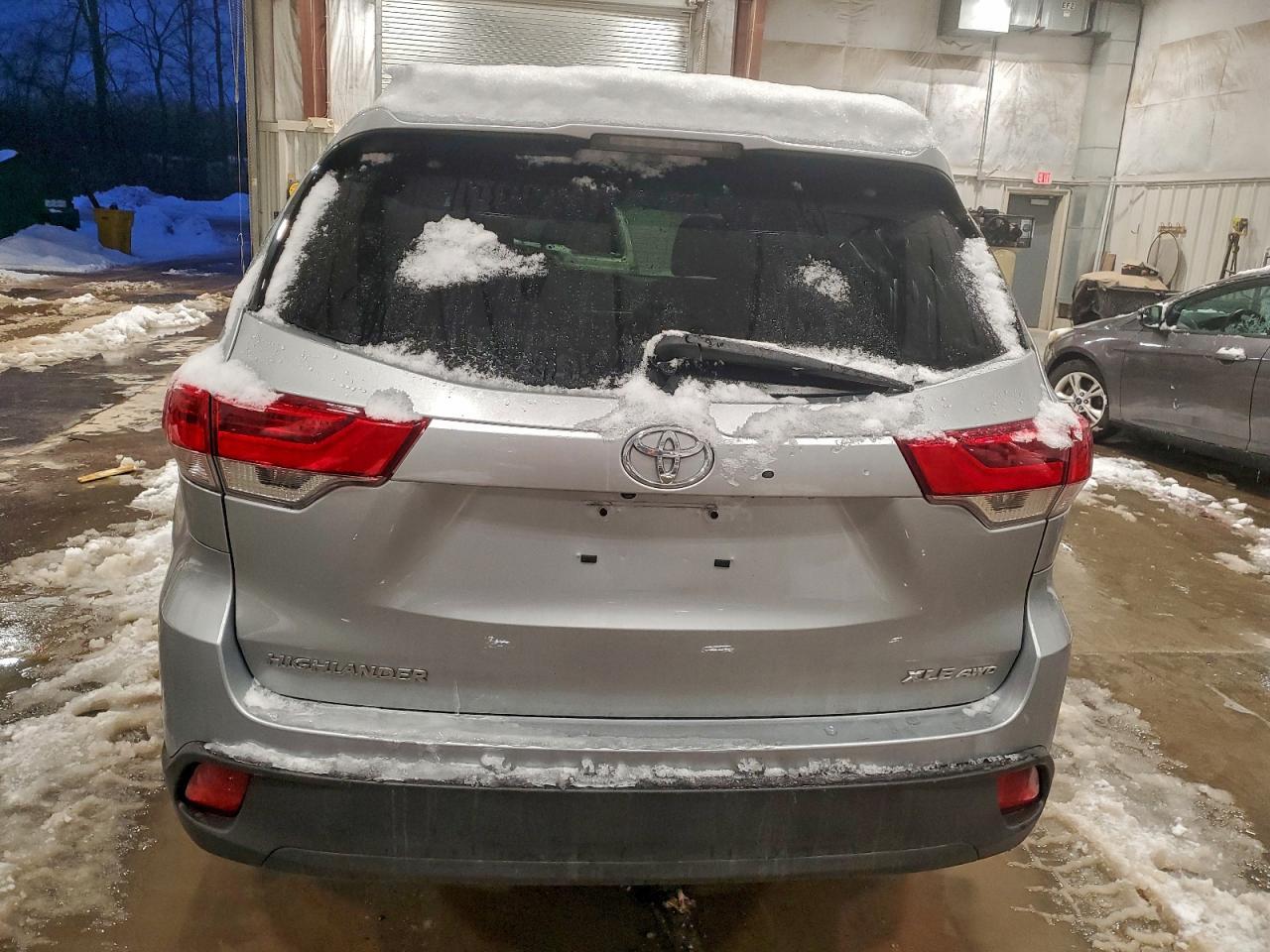 2017 TOYOTA HIGHLANDER
