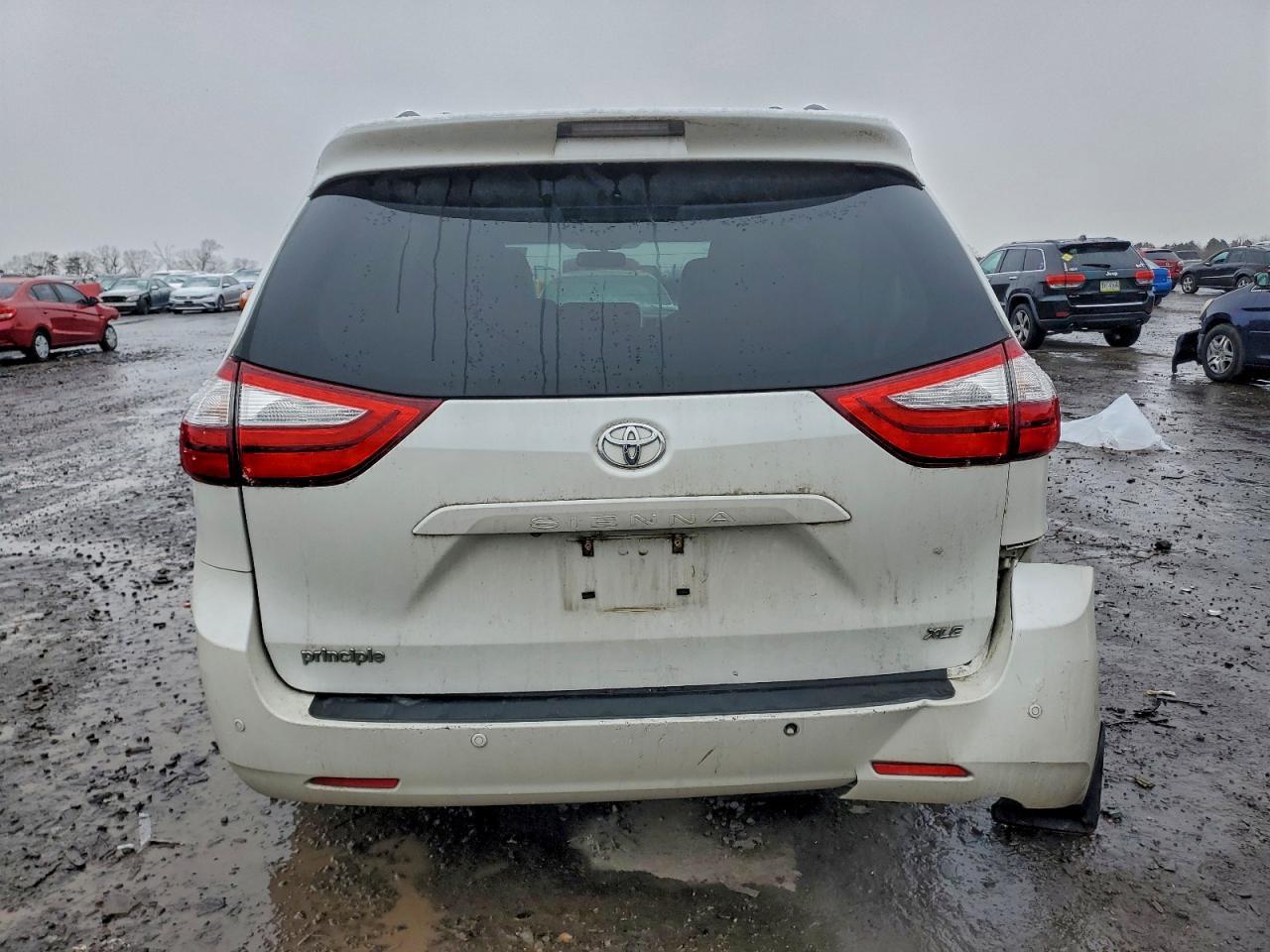 2015 TOYOTA SIENNA