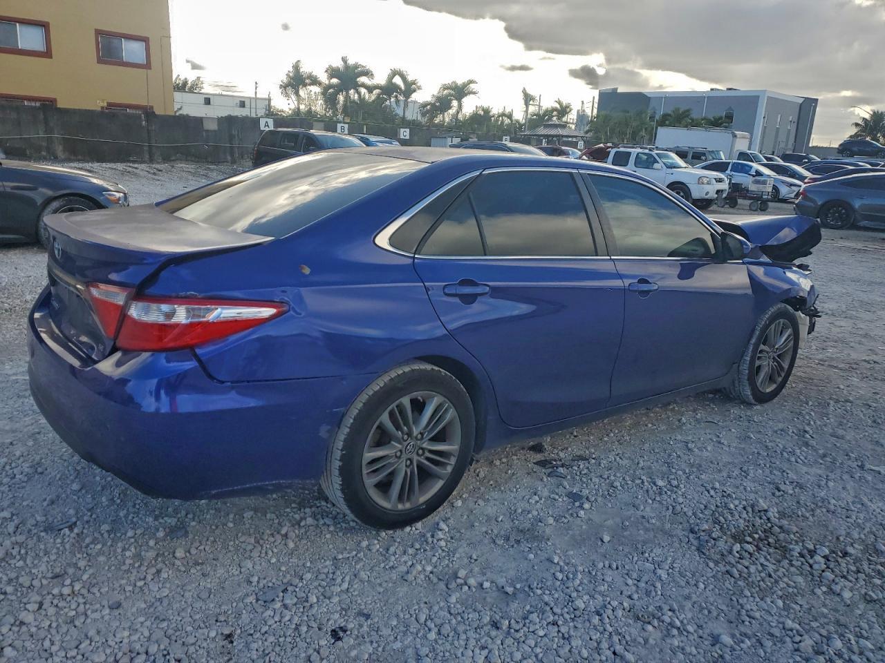 2015 TOYOTA CAMRY