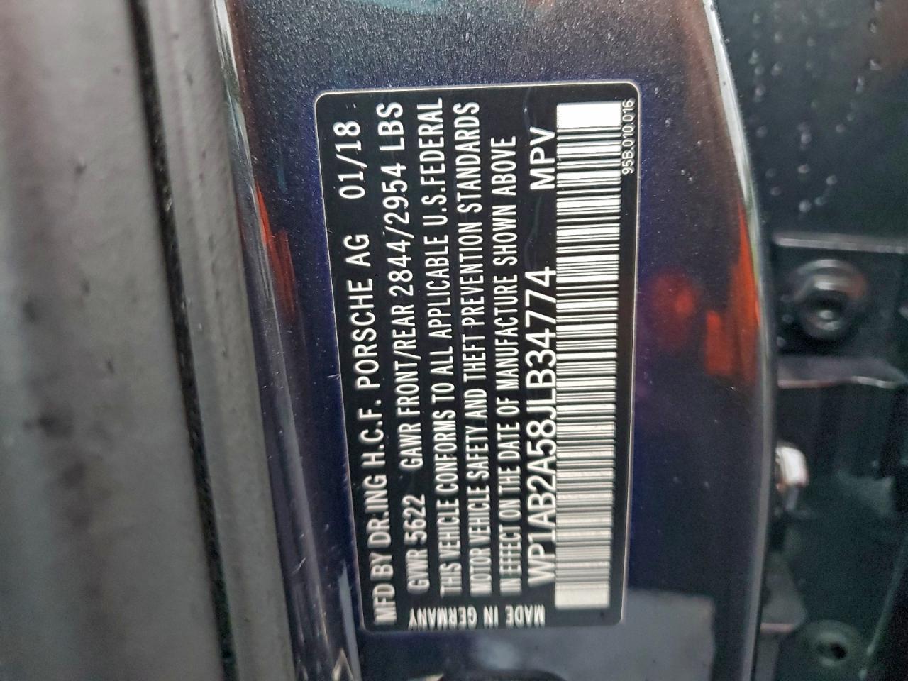 2018 PORSCHE Macan