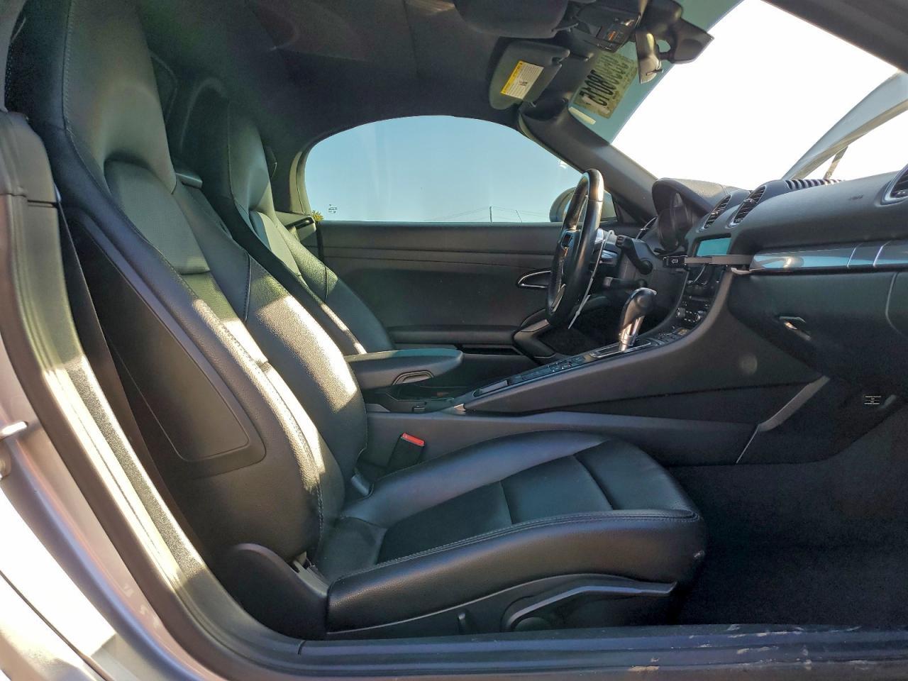 2017 PORSCHE Boxster
