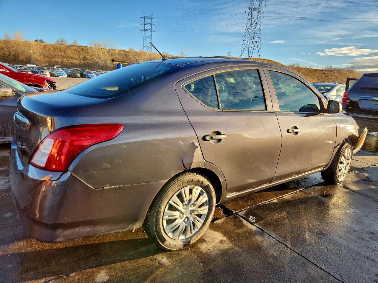 2015 NISSAN VERSA