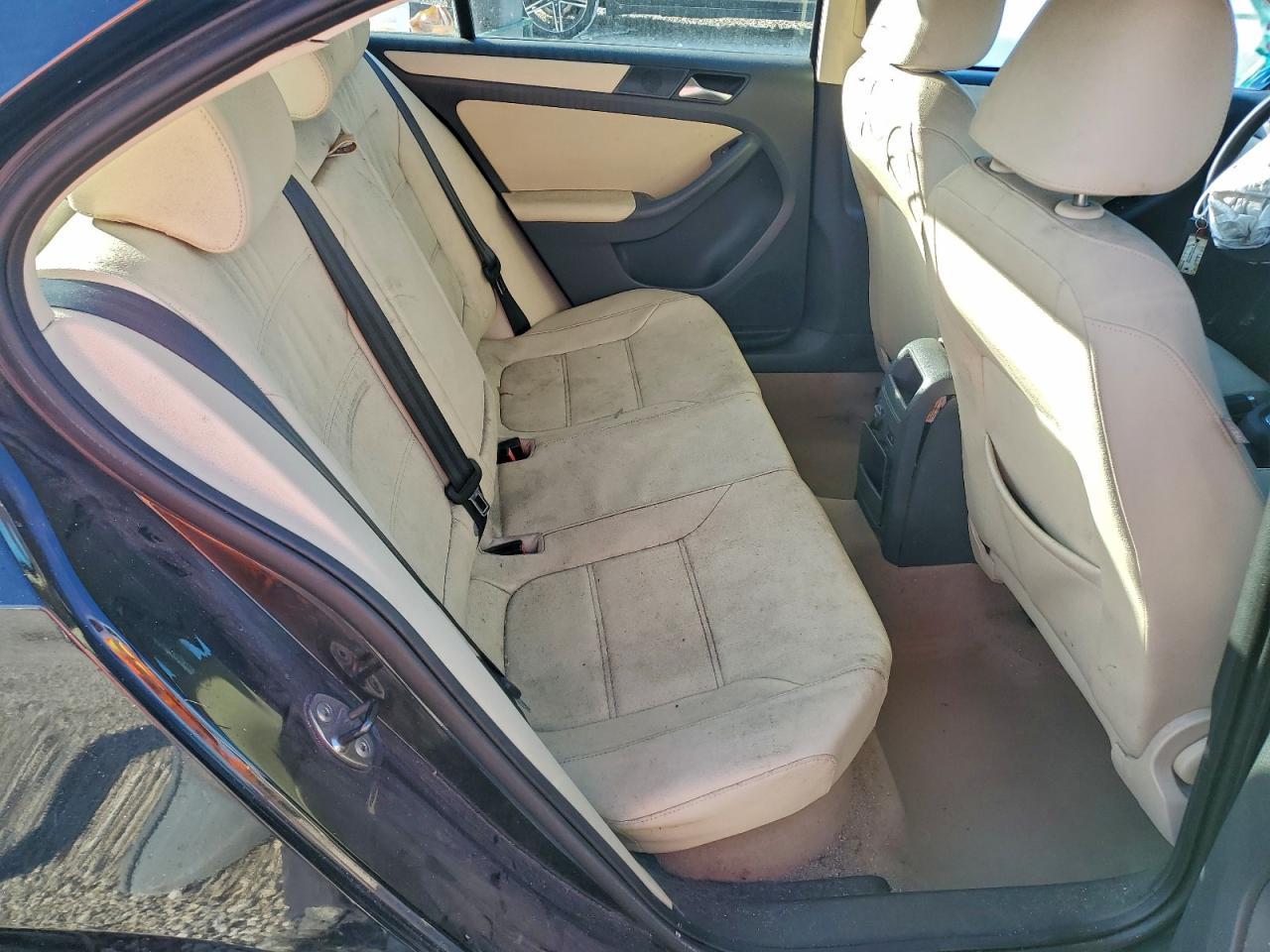 2011 VOLKSWAGEN JETTA