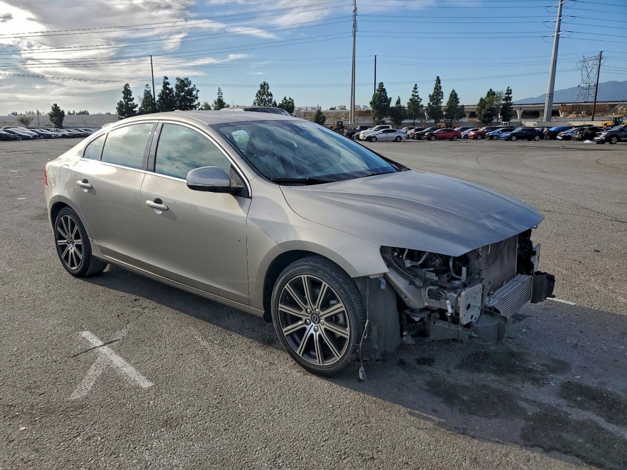 2016 VOLVO S60