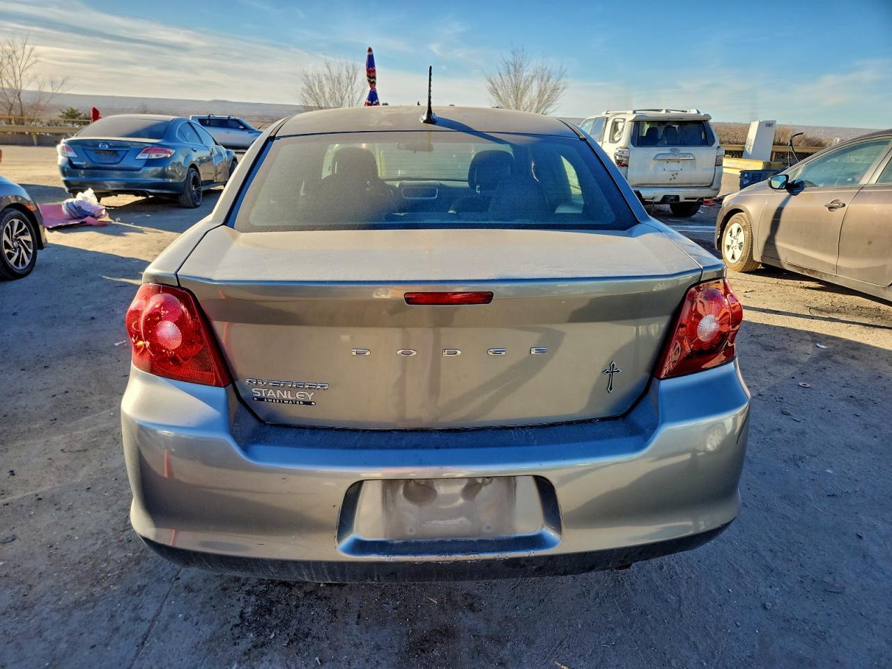 2013 DODGE Avenger