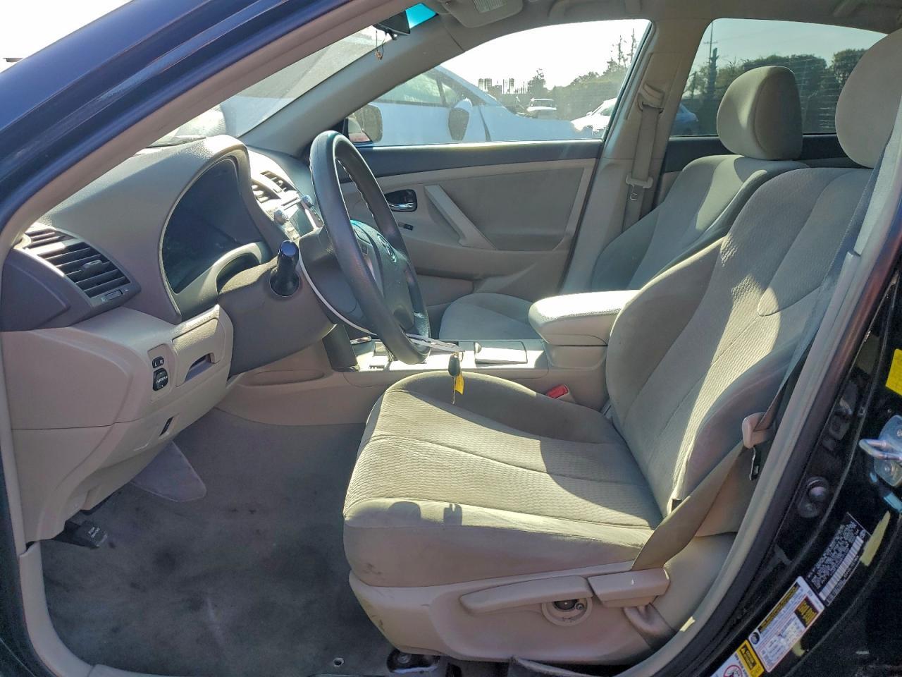 2011 TOYOTA CAMRY