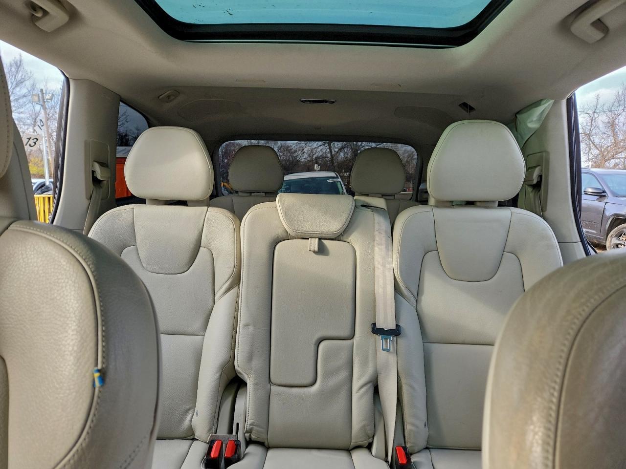 2016 VOLVO XC90