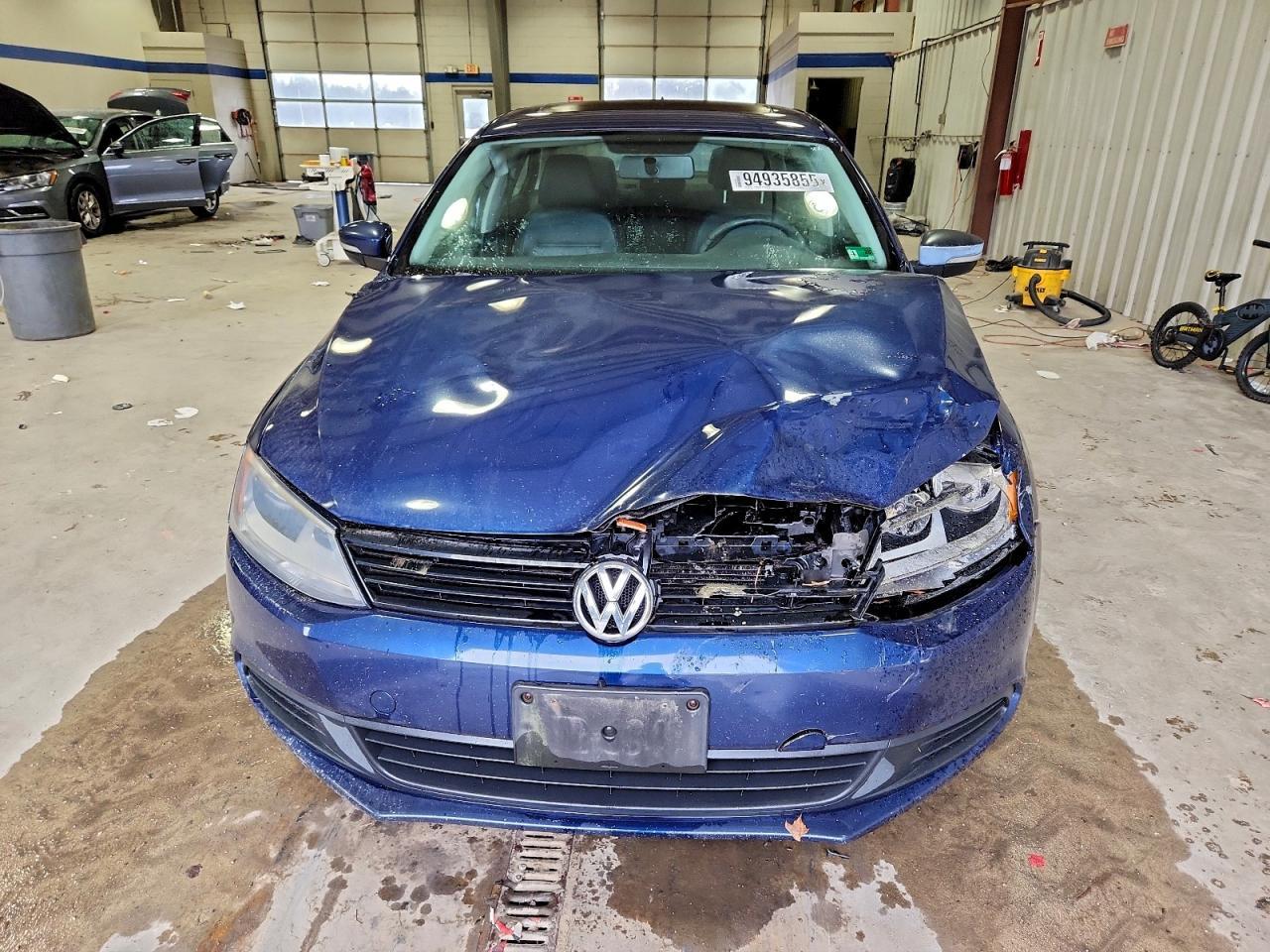 2011 VOLKSWAGEN JETTA