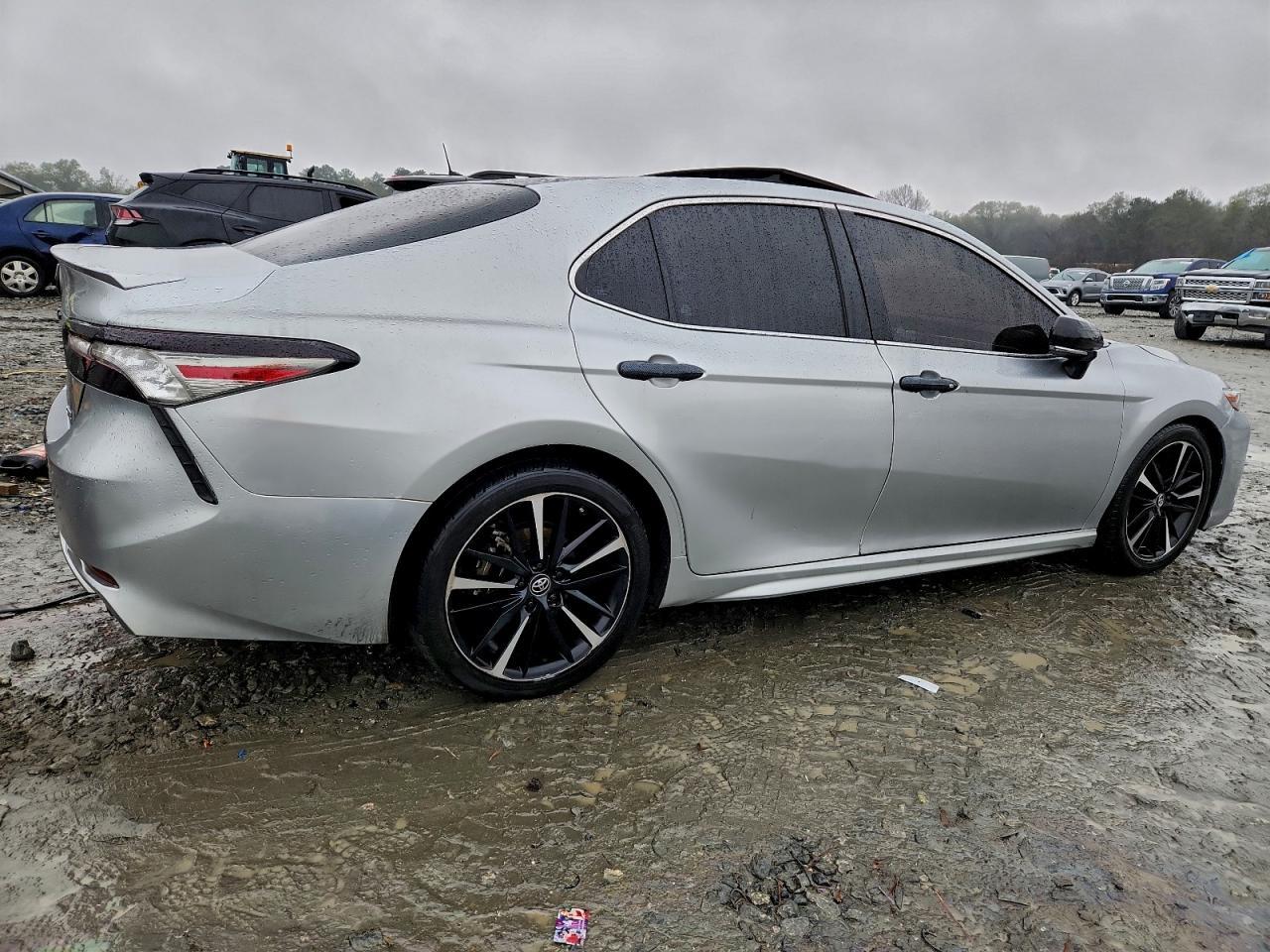 2018 TOYOTA CAMRY