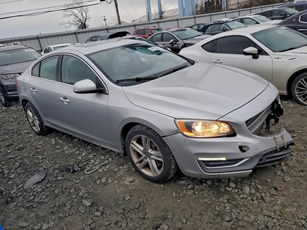 2015 VOLVO S60