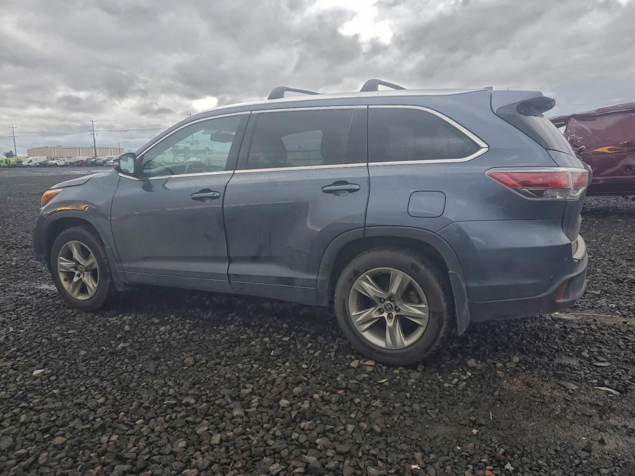 2016 TOYOTA HIGHLANDER