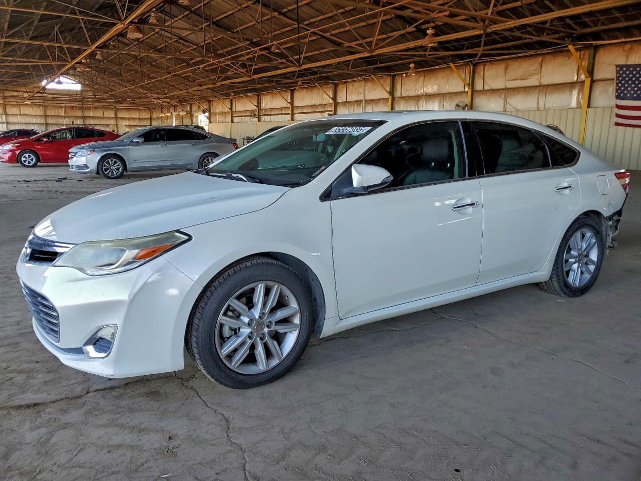 2013 TOYOTA Avalon