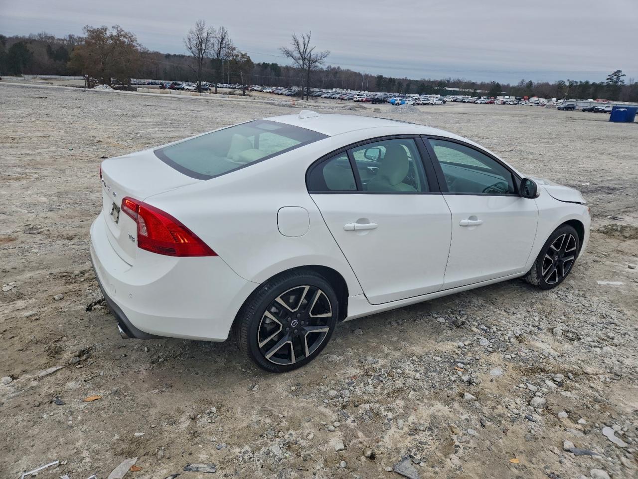 2017 VOLVO S60