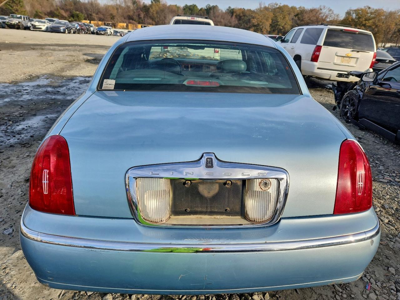 1998 LINCOLN Town Car
