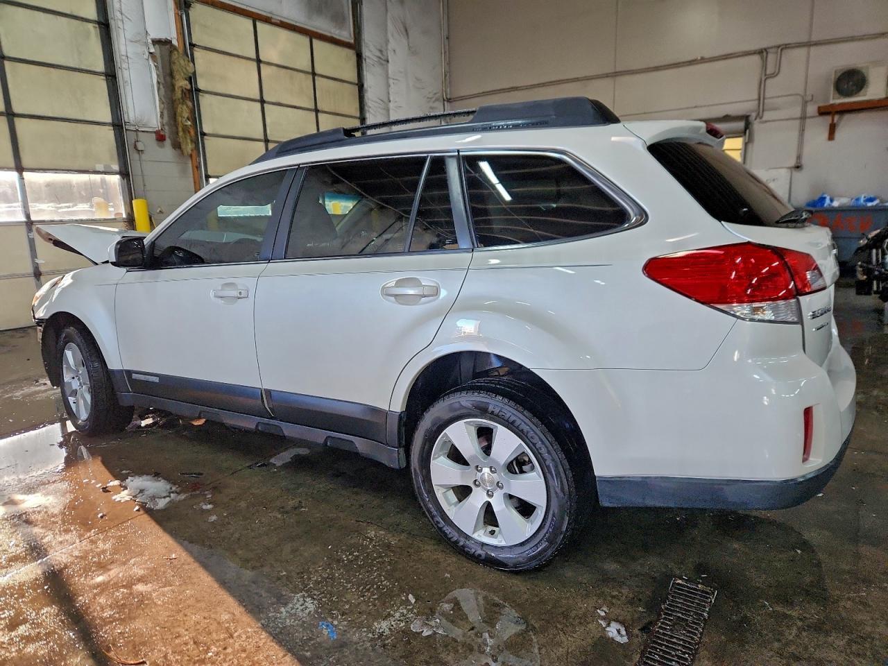 2012 SUBARU Outback