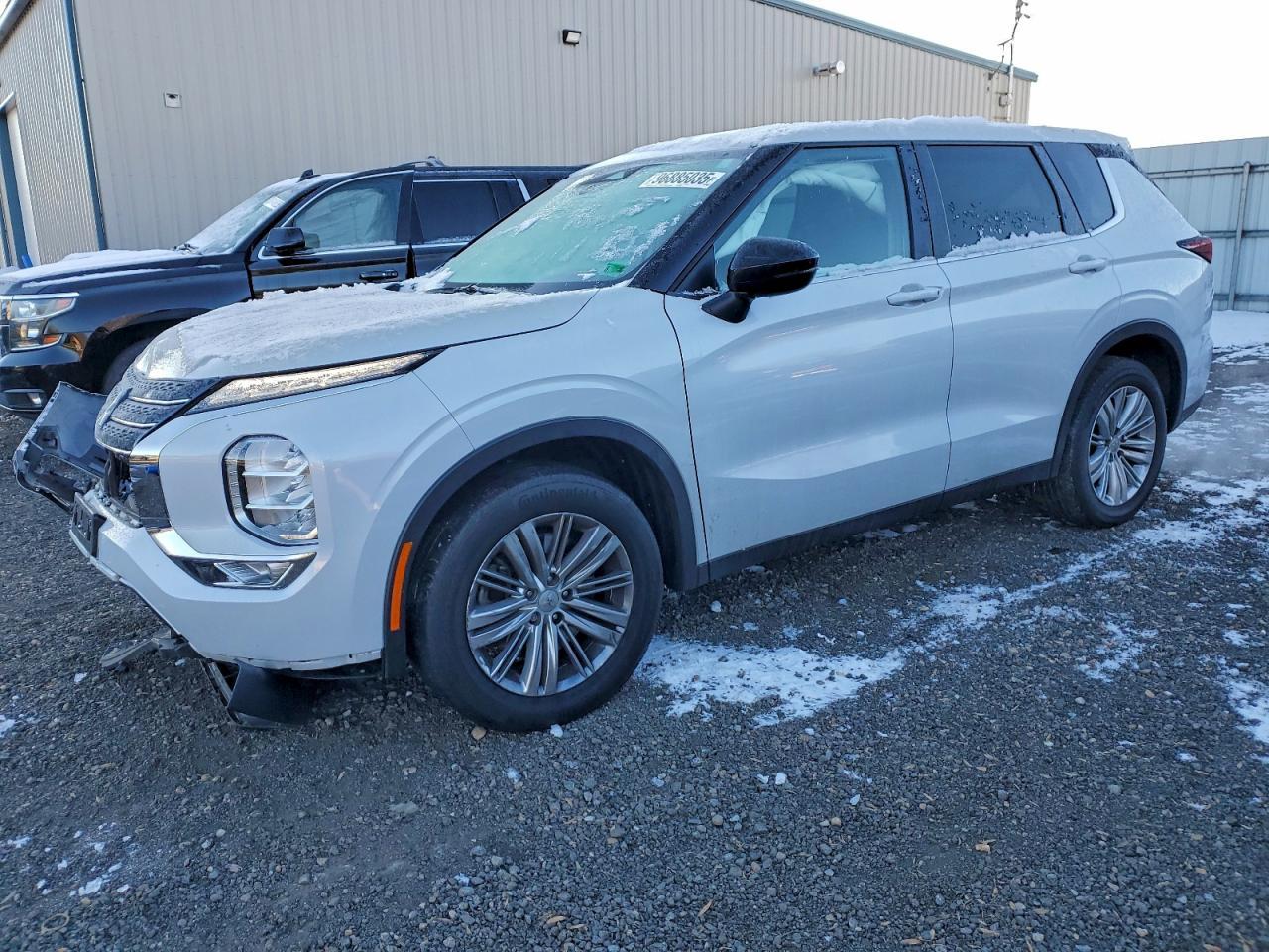 2023 MITSUBISHI outlander