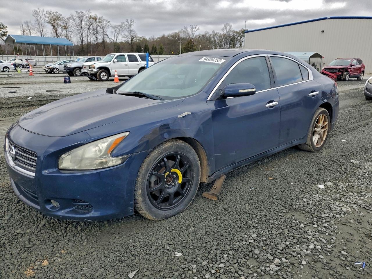 2010 NISSAN Maxima