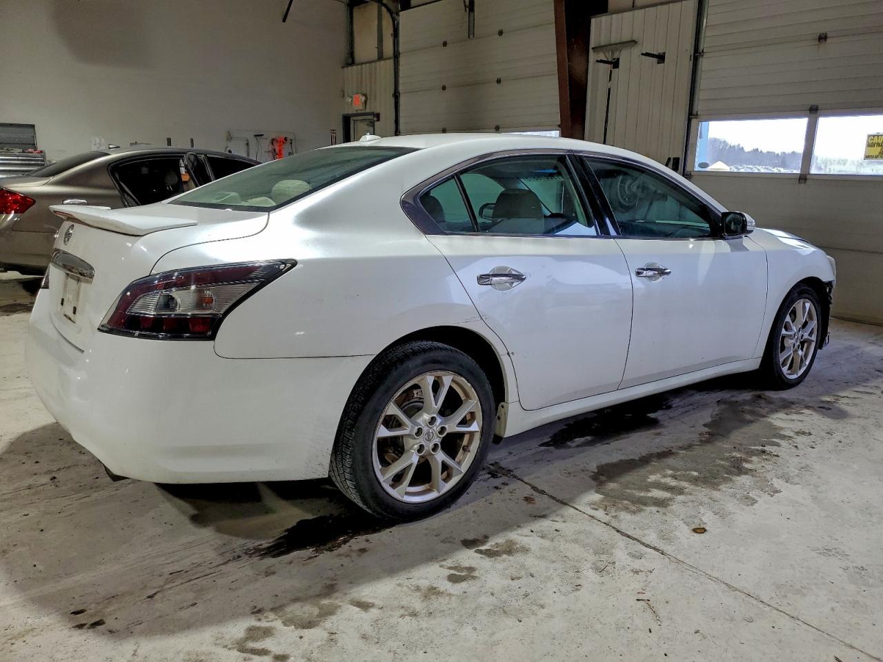 2013 NISSAN Maxima