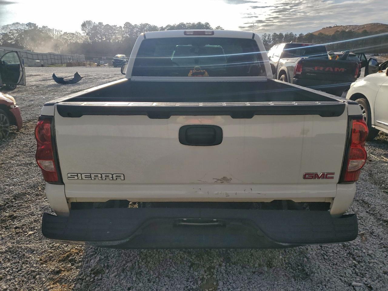 2004 GMC Sierra
