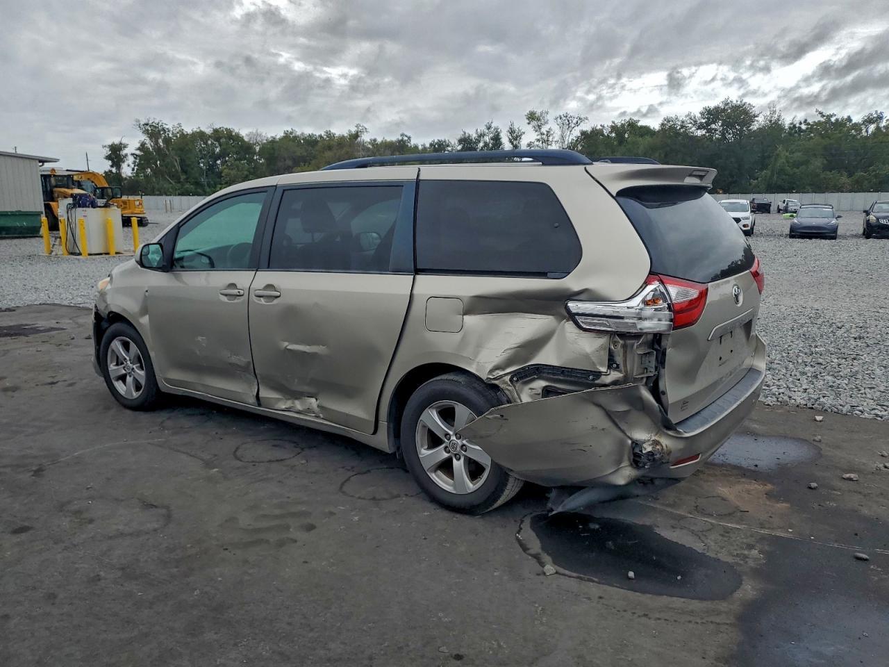 2017 TOYOTA SIENNA