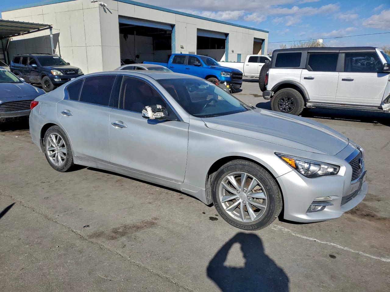 2016 INFINITI Q50