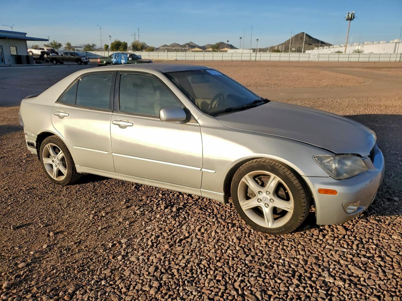 2002 LEXUS IS 300