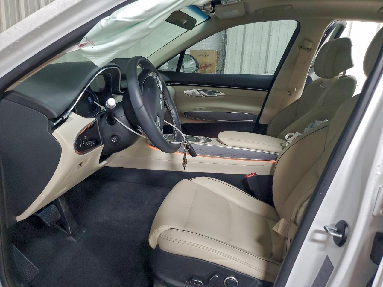 2025 GENESIS GV70