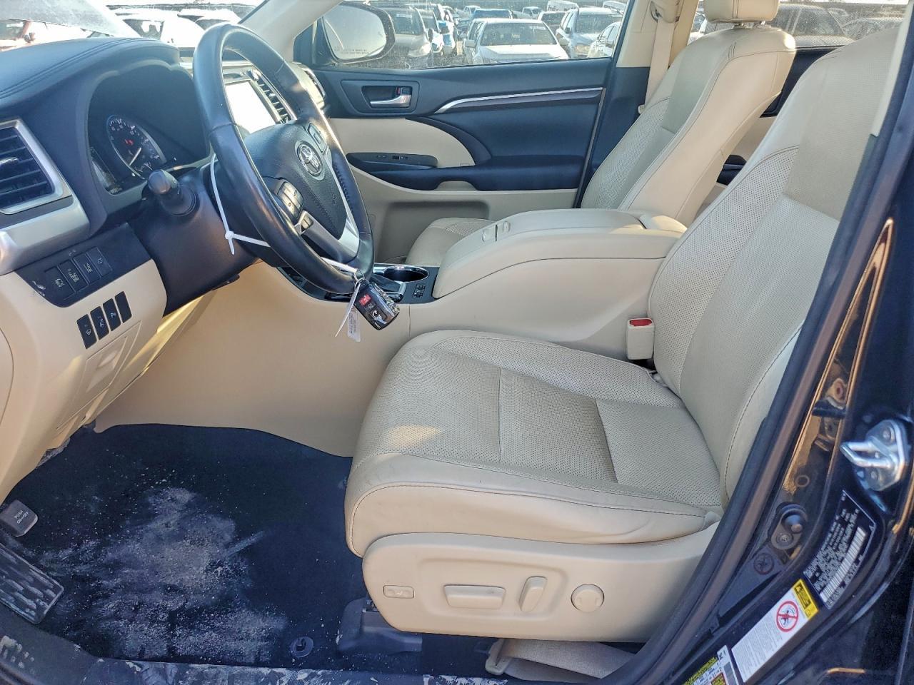 2016 TOYOTA HIGHLANDER