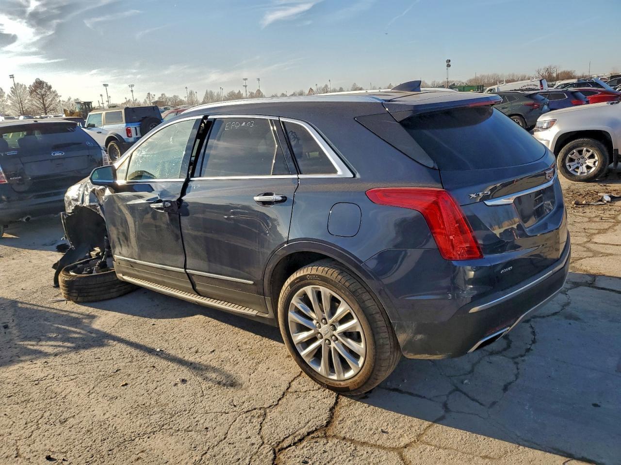 2018 CADILLAC XT5