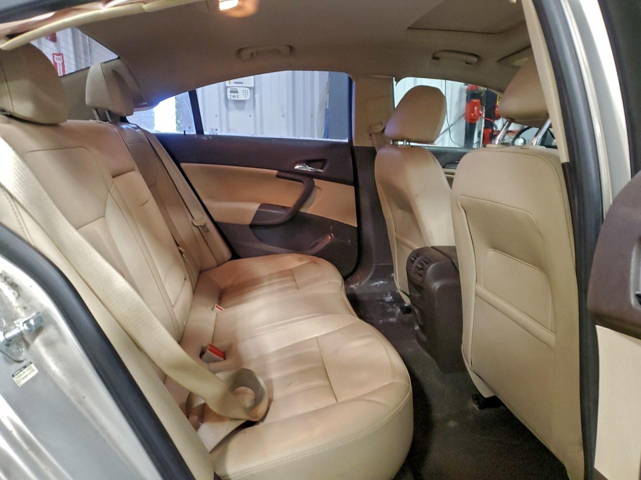 2011 BUICK Regal