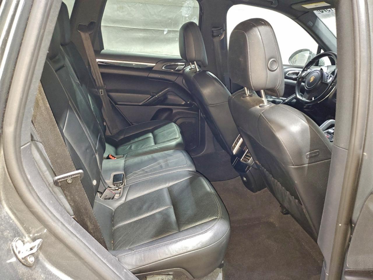 2014 PORSCHE CAYENNE