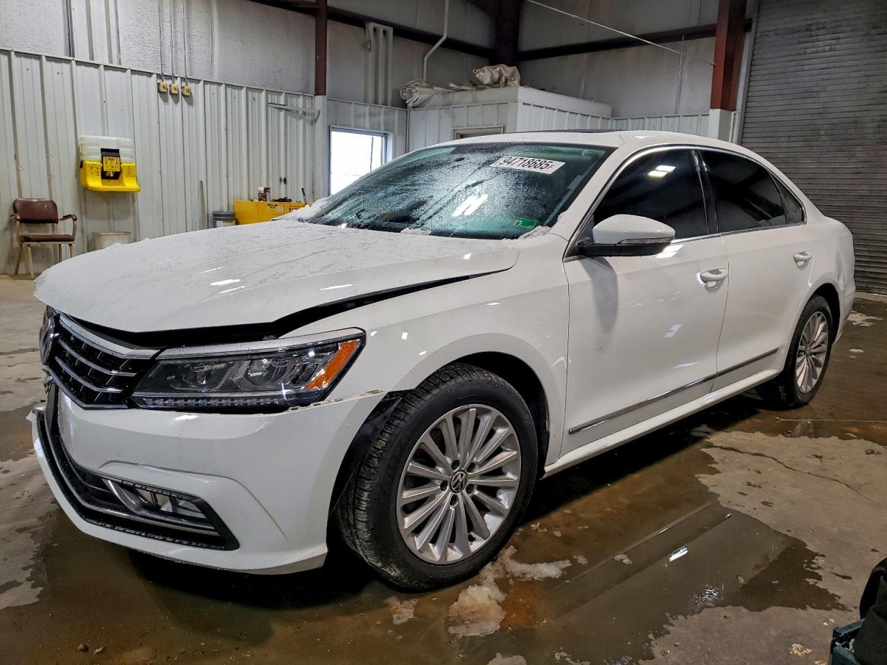 2017 VOLKSWAGEN Passat